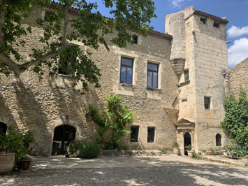 Gite de groupe Château Petit Sonnailler